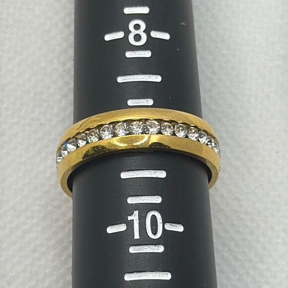 NWOT Size 9 Titanium steel with zircon eternity band - Picture 4 of 4